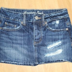 American Eagle Women's Distressed Denim Skirt